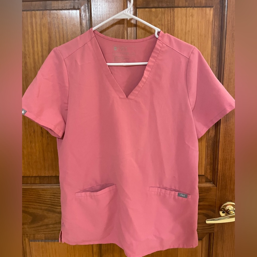 Figs. Casma Three Pocket Scrub Top.